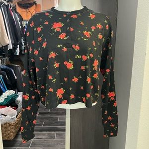 NWOT Wild Fable Black & Red Rose Long Sleeve Crop Top